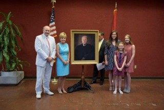 Chancellor Fansler with family and Chancellor Weaver.