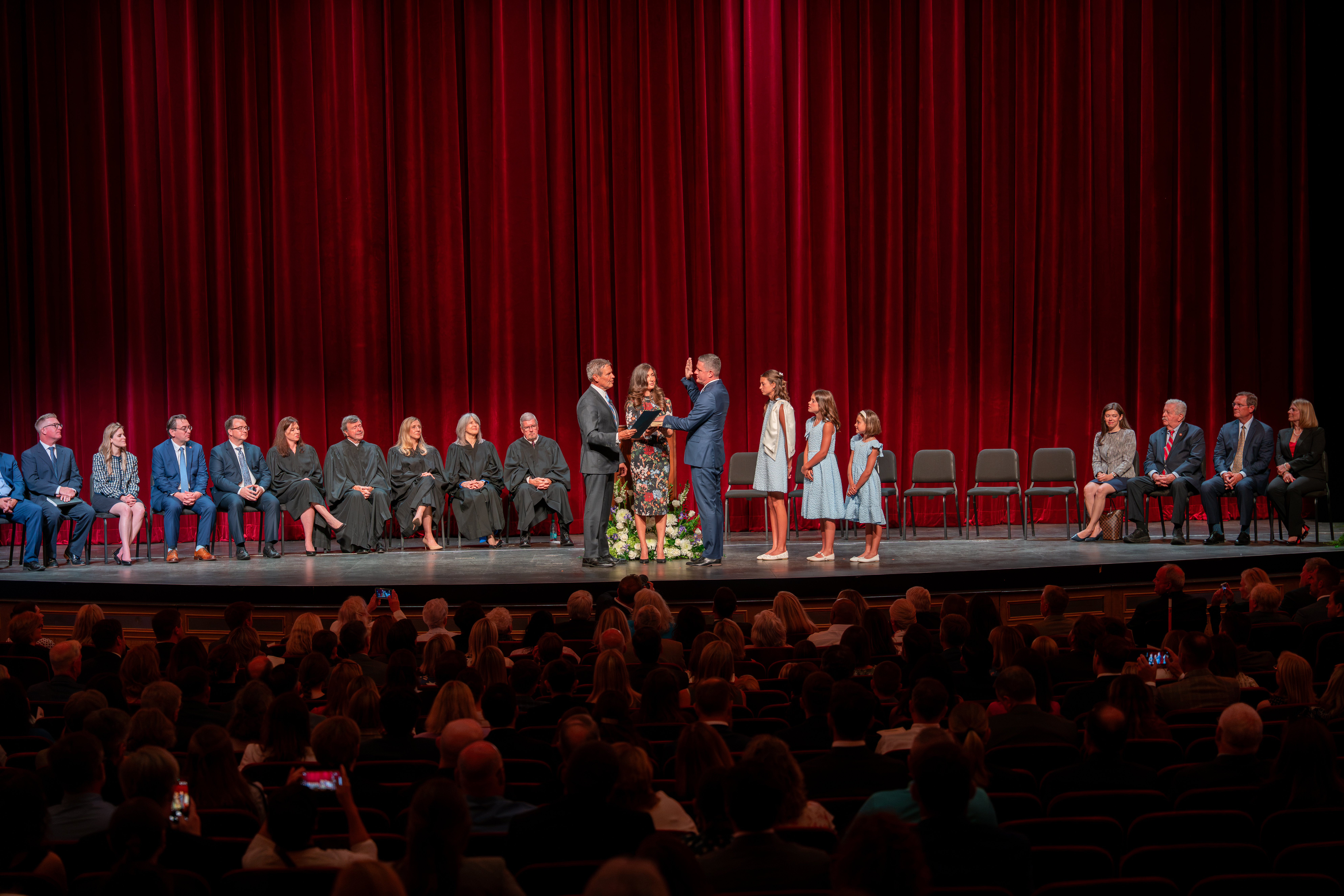Justice Kyle Hixson takes the oath of office from Governor Bill Lee